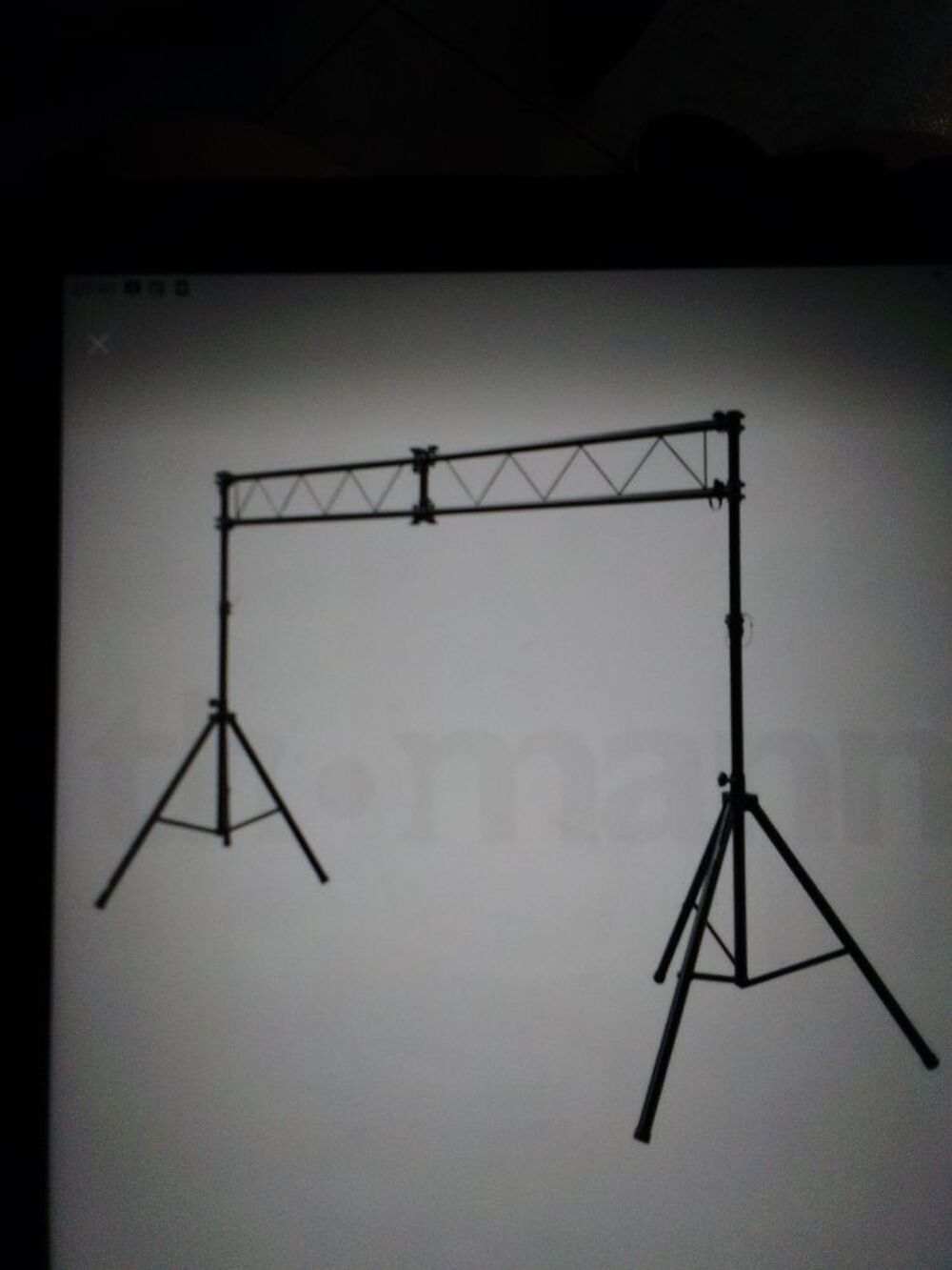 Mat&eacute;riel dj portique, jeux de lumi&egrave;re et autres Instruments de musique