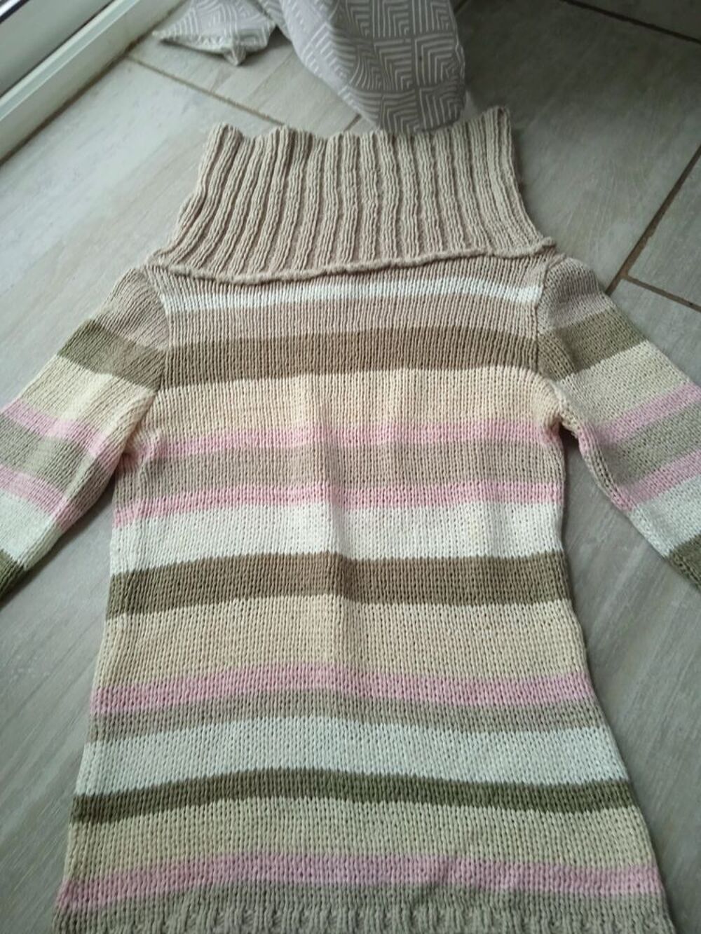 pull manches 3/4 ray&eacute; rose et kaki Vêtements