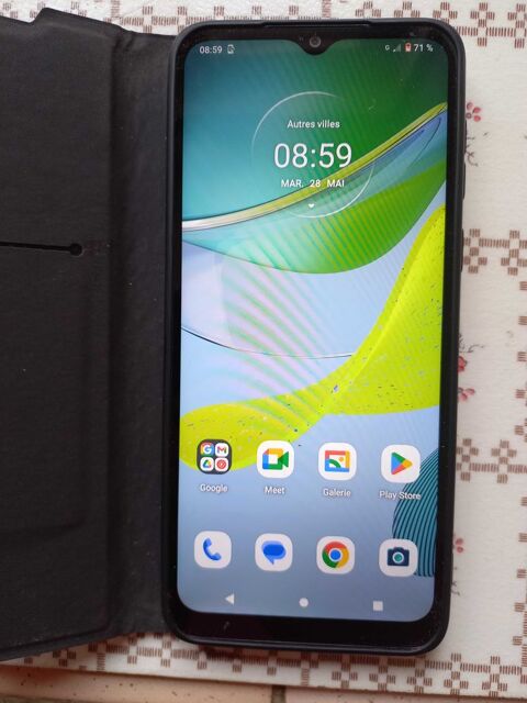 Smartphone Motorola E-13  neuf 80 Barfleur (50)