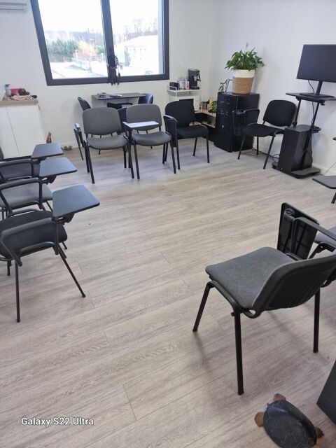 Lot de chaises de réunion avec tablette Lherm (31)