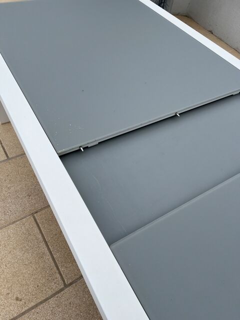 Tr�s belle grande table ext�rieur verre et aluminium 300 La Colle-sur-Loup (06)