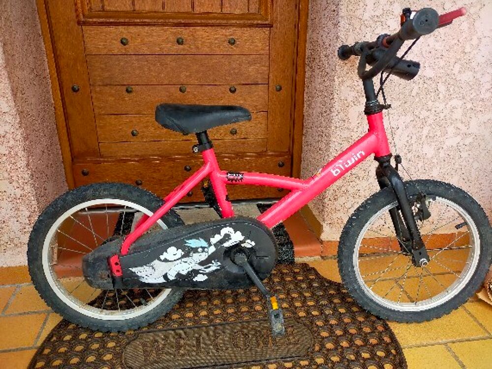 V&eacute;lo enfant rouge Btwin Jeux / jouets