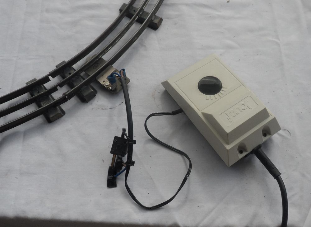Chemin de fer &eacute;lectrique JEP 5841-2 bass-vol des ann&eacute;es 50 