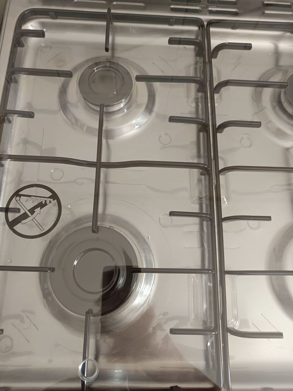 Cuisini&egrave;re Gaz Beko FSG62010FX Argent Electroménager