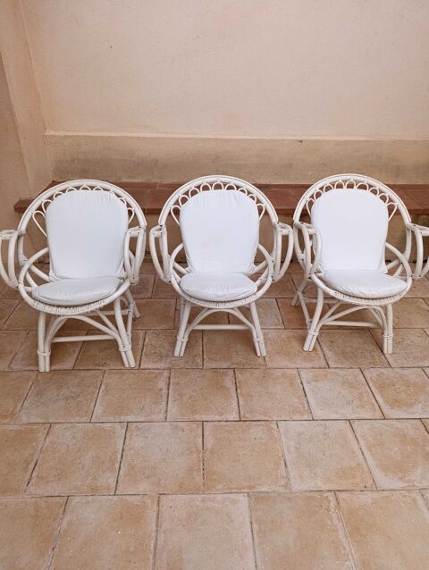 3 fauteuils en rotin blanc 30 Saint-Tropez (83)