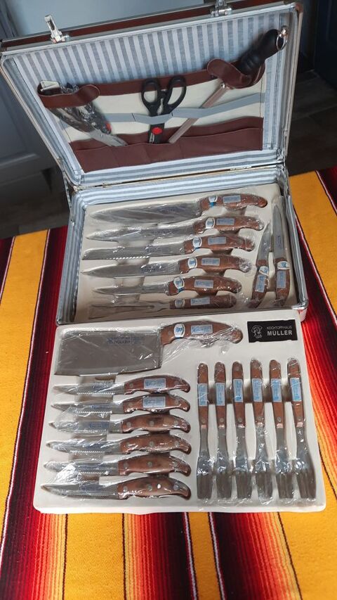 Malette Muller 24 pi�ces jamais servies 150 Boujan-sur-Libron (34)