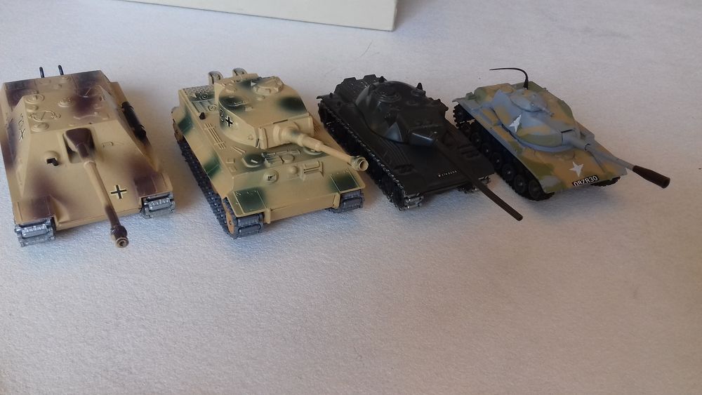 4 chars Jeux / jouets