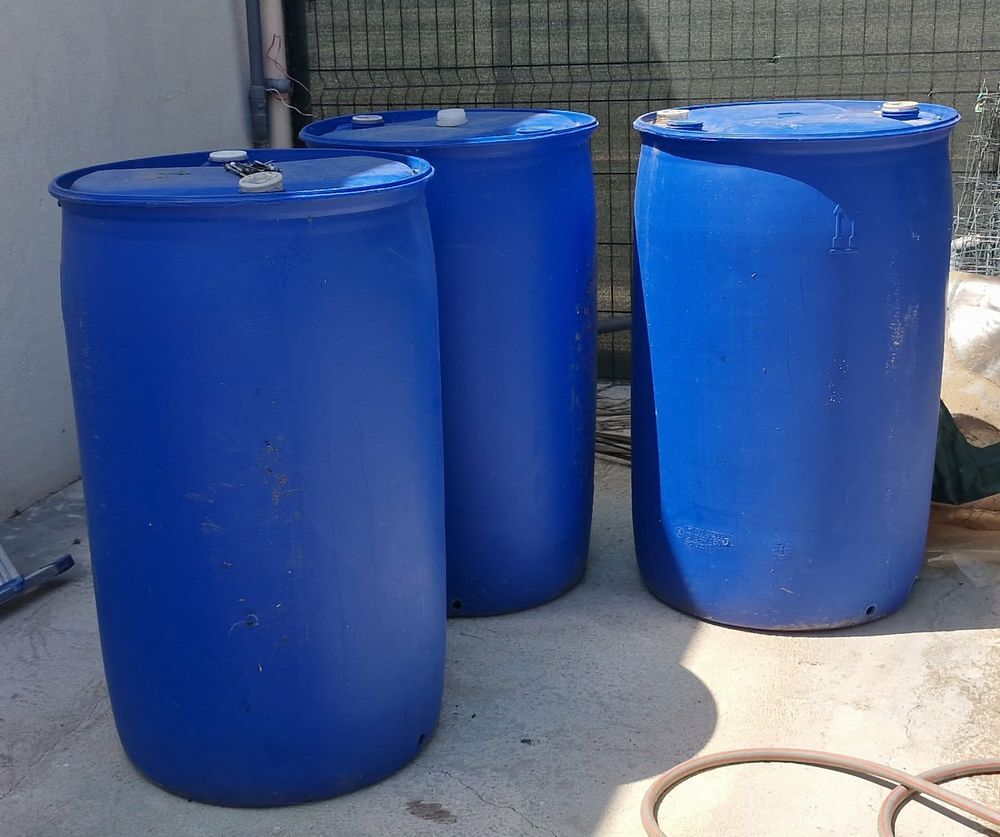 1 Bidon f&ucirc;t plastique bleu de 200 Litres Jardin