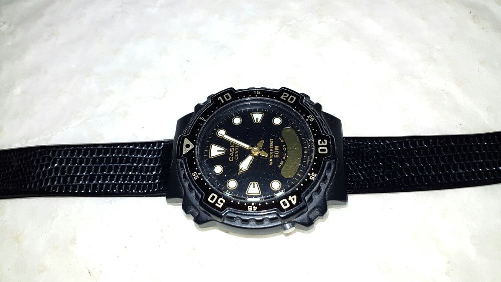 CASIO WATERPROOF ( 50M ) Bijoux et montres