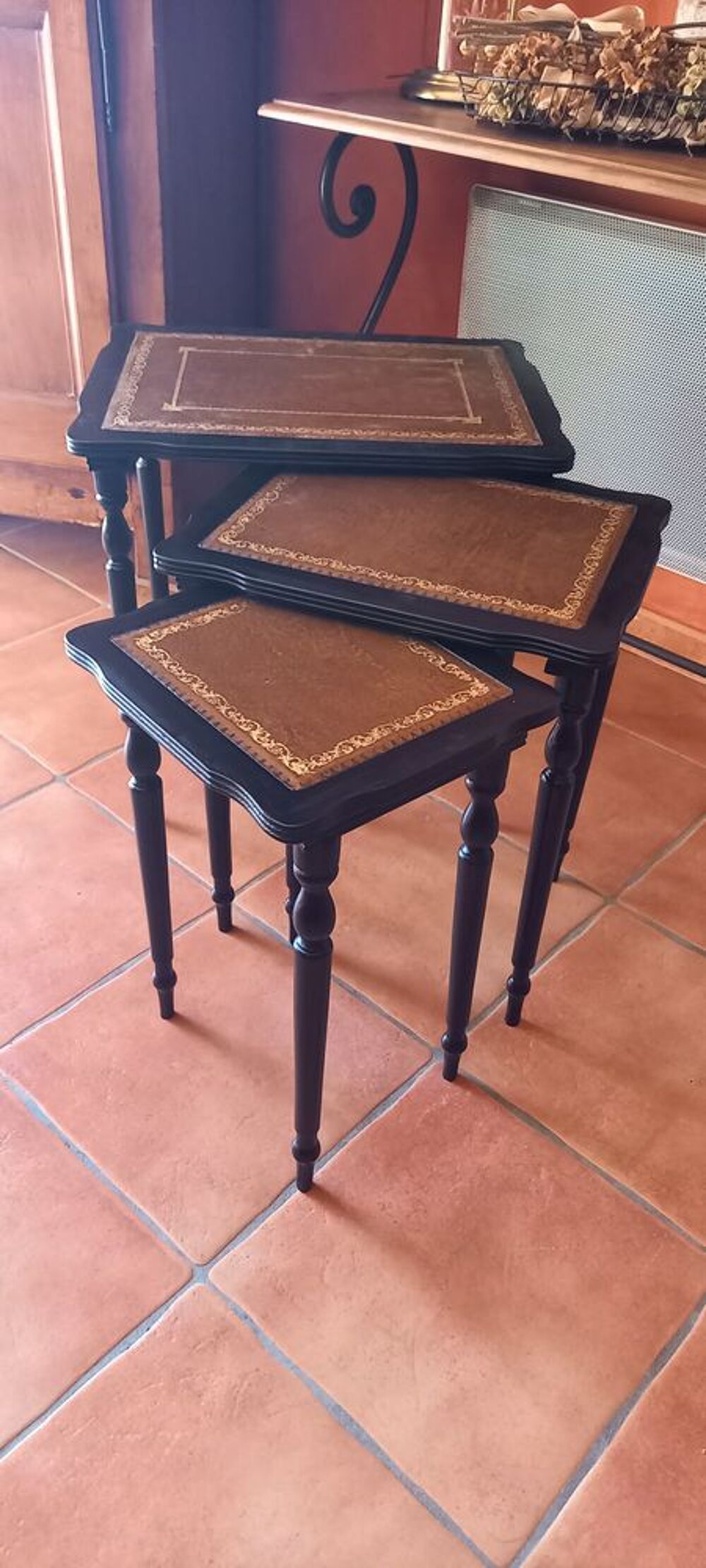 3 tables gigognes Meubles