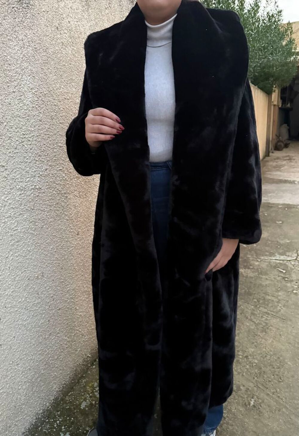 Manteau long en fourrure noire luxe €" El&eacute;gant &amp; intemporel &eth;Ÿ-&curren; Vêtements