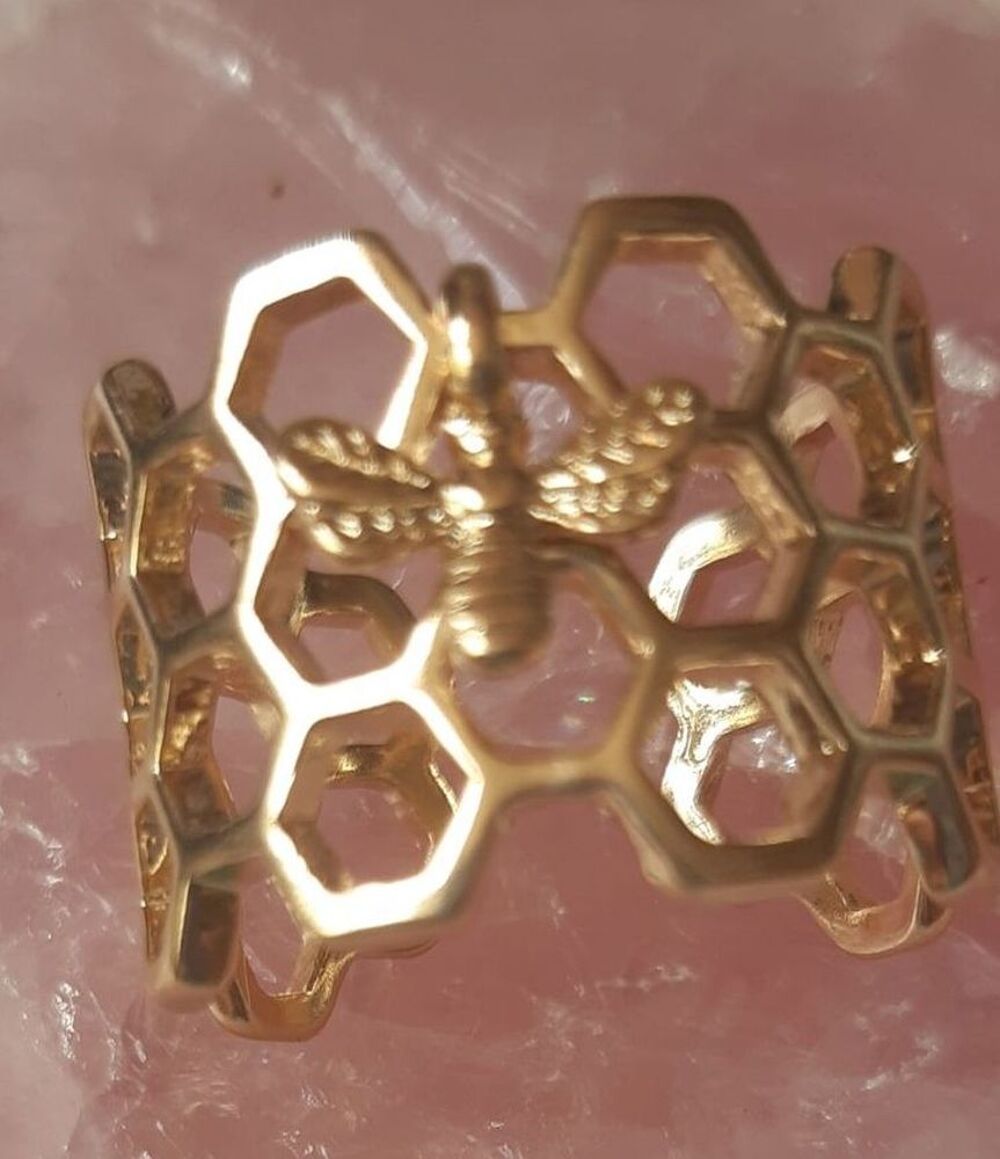 bague anneau de nid d'abeille avec l'abeille minuscule Bijoux et montres