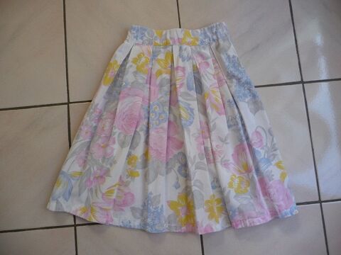 Jolie jupe fleurie taille 36 12 Celles-sur-Belle (79)