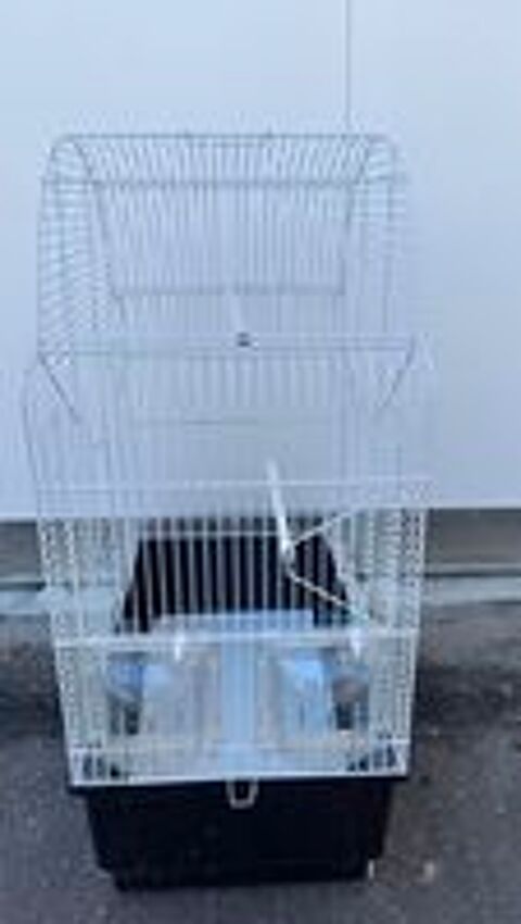   cage Ferplast pour oiseaux en très bom etat 