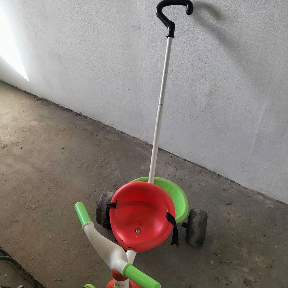 V&eacute;lo trotteur 3 roues Smoby tr&egrave;s bon &eacute;tat Vélos