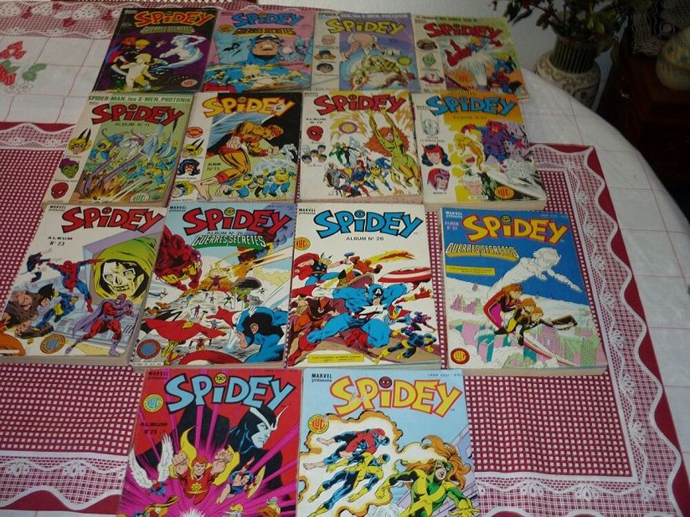 ALBUMS "SPIDEY" Livres et BD
