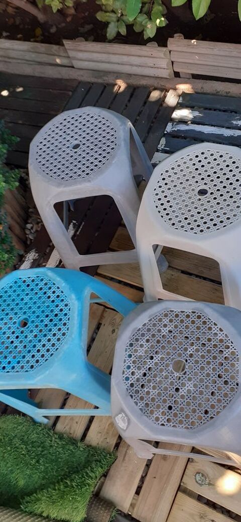 Lot de 4 tabourets en plastique 3 La Valette-du-Var (83)