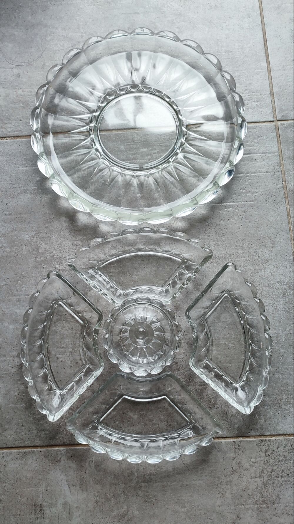 Grand serviteur de table en verre &eacute;pais bull&eacute; 