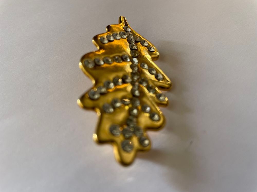 Broche dor&eacute; feuille de ch&ecirc;ne PM strass Ines De La Fressange Bijoux et montres