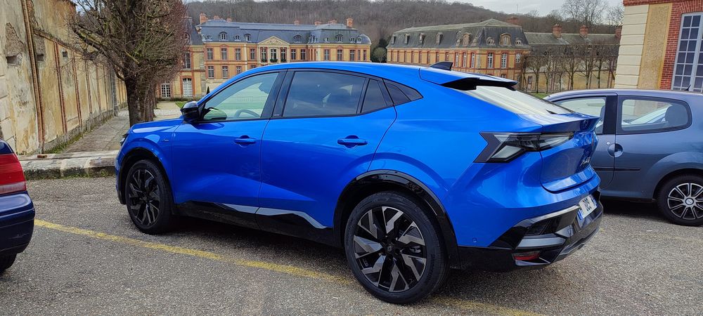 Rafale E-Tech full hybrid 200 esprit Alpine 2024 occasion 83600 Fr&eacute;jus