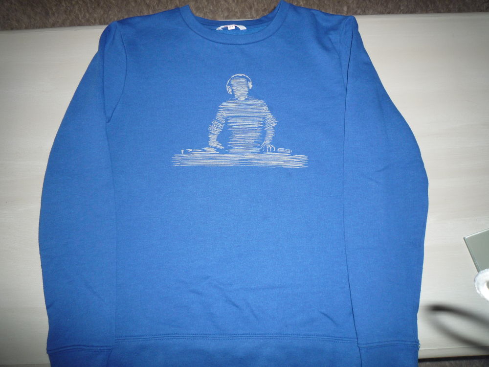 Sweat" BETS ies"
Vêtements enfants