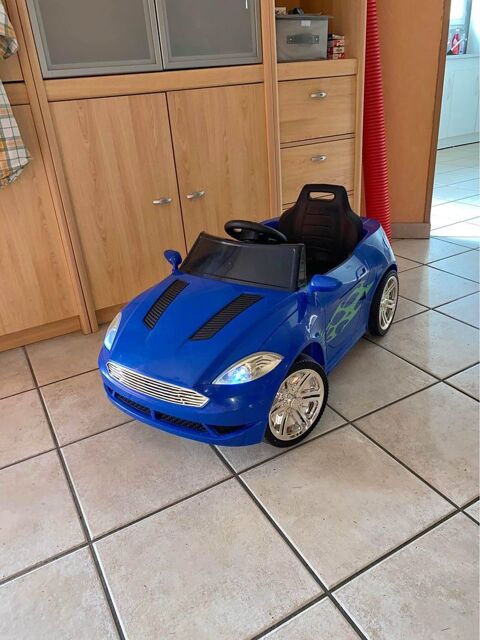 Voiture enfant 70 Saint-tienne-sur-Reyssouze (01)