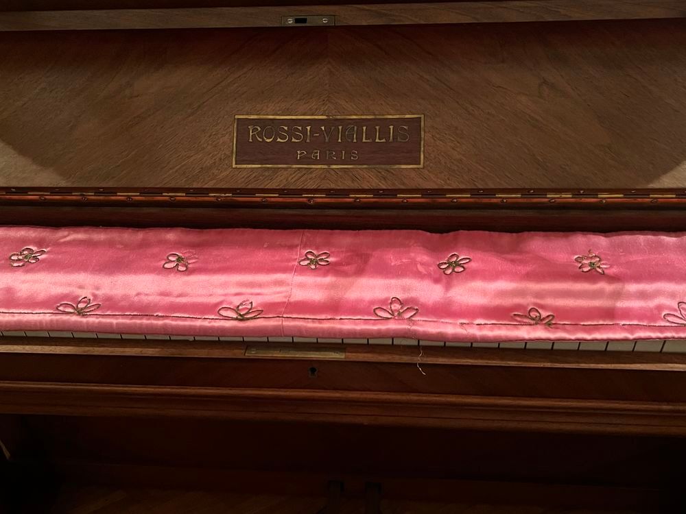 Piano droit ancien Instruments de musique