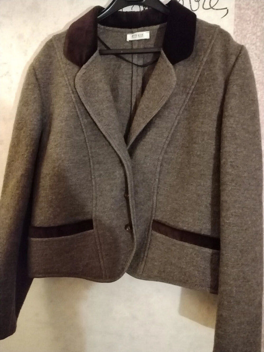 Manteau court gris fonc&eacute; Vêtements