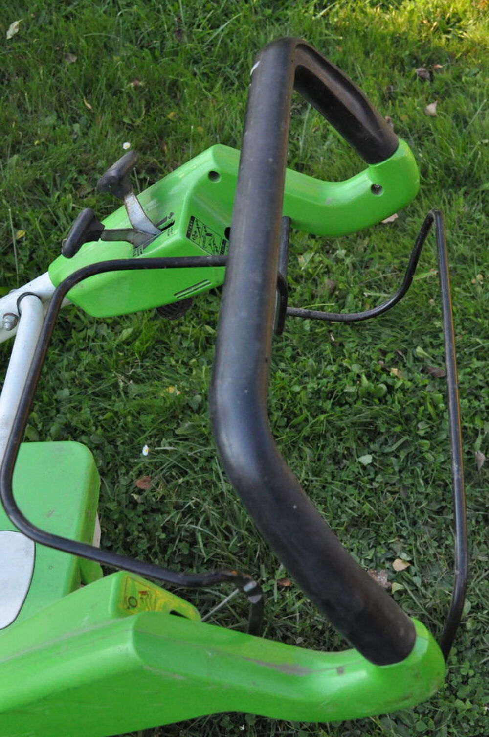tondeuse gazon tract&eacute;e avec embrayage lame Jardin