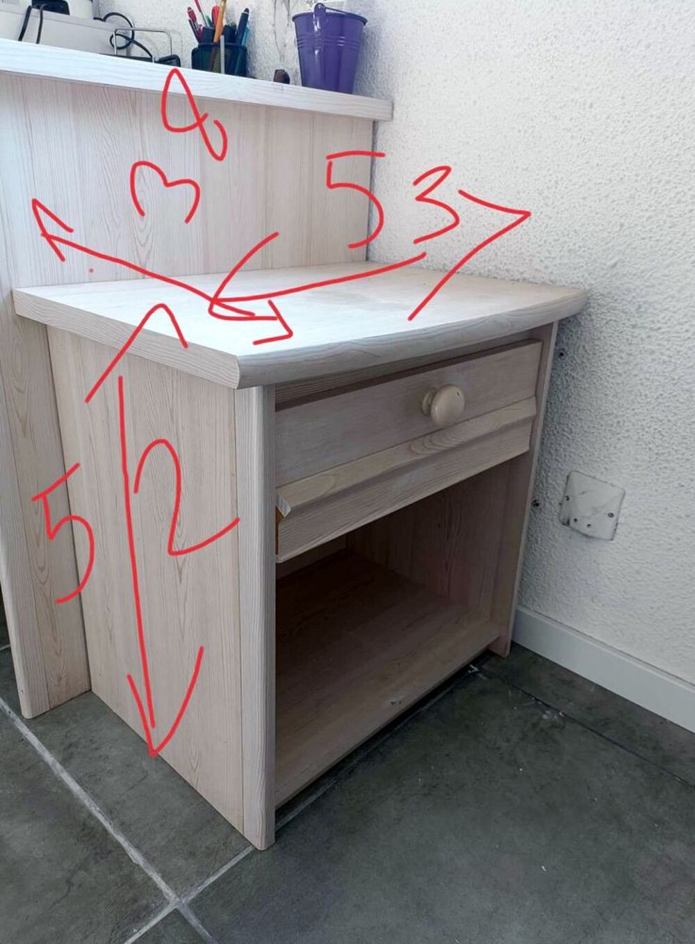2 tables de chevet en bois plein Meubles