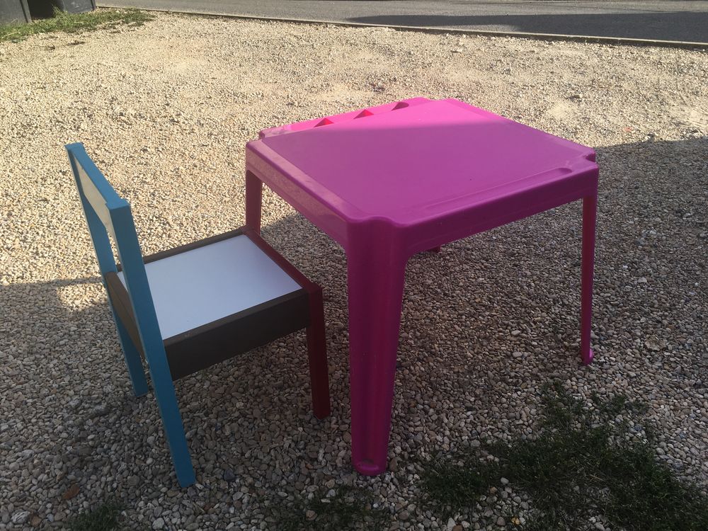 Table et chaise enfant Meubles