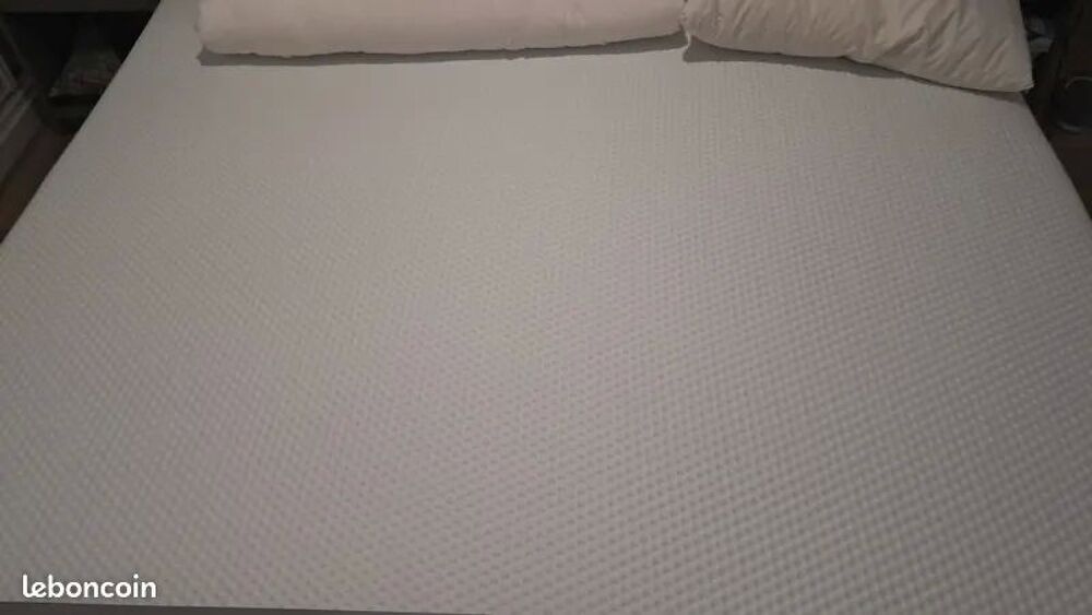 Chambre 160x200 hemmes et matelas Emma tr&egrave;s bon &eacute;tat Meubles