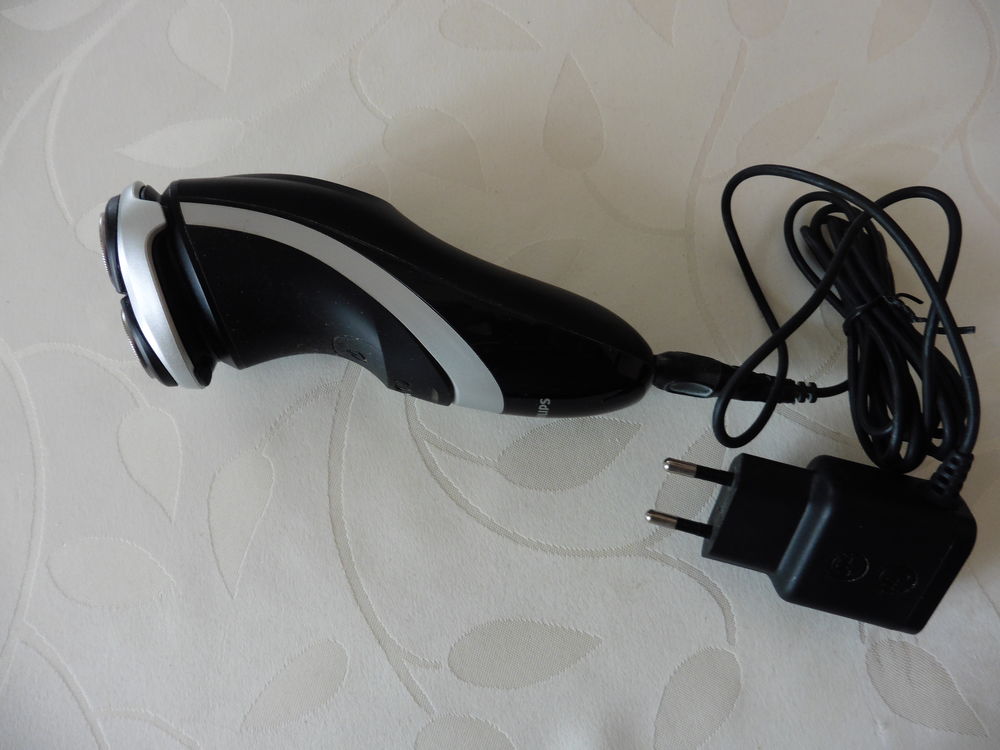 N&deg;3 Rasoir Philips &eacute;lectrique Rechargable coupe Pattes Electroménager
