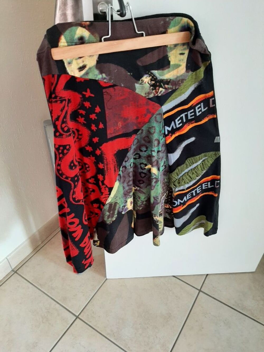 lot de 3 jupes neuves Vêtements