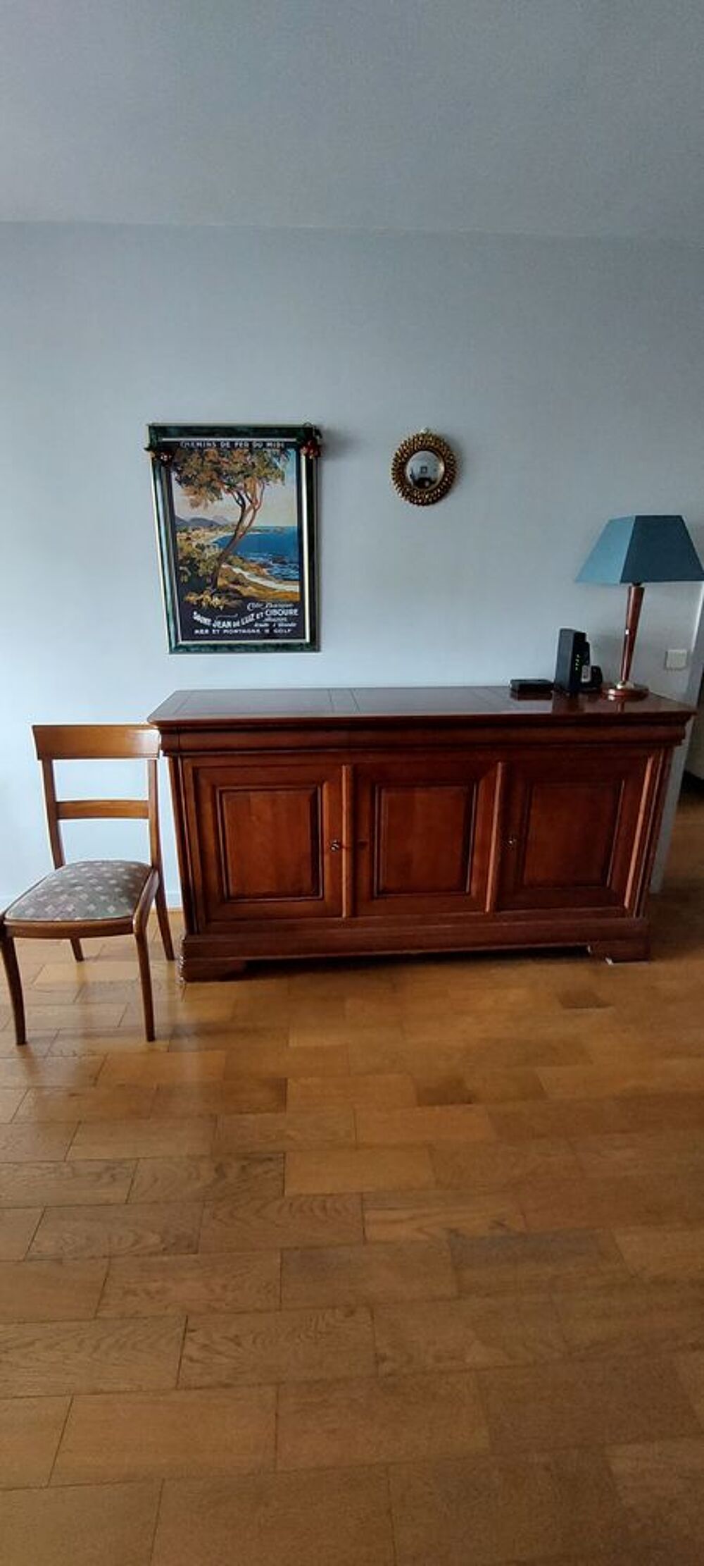 Meuble bas + 4 chaises Meubles