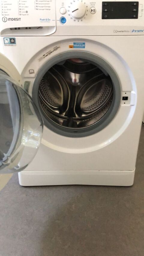 Lave linge schant Indesit 180 Paris 19 (75)