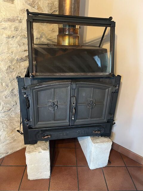 Insert po�le � bois en fonte Deville-Charleville 250 Milly-la-For�t (91)