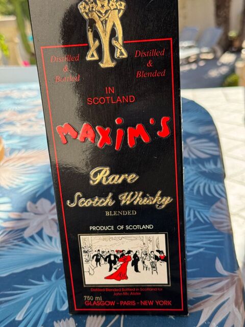 Superbe coffret vintage WHISKY SCOTCH  ´´MAXIMS'´  an 1977. Dijon (21)