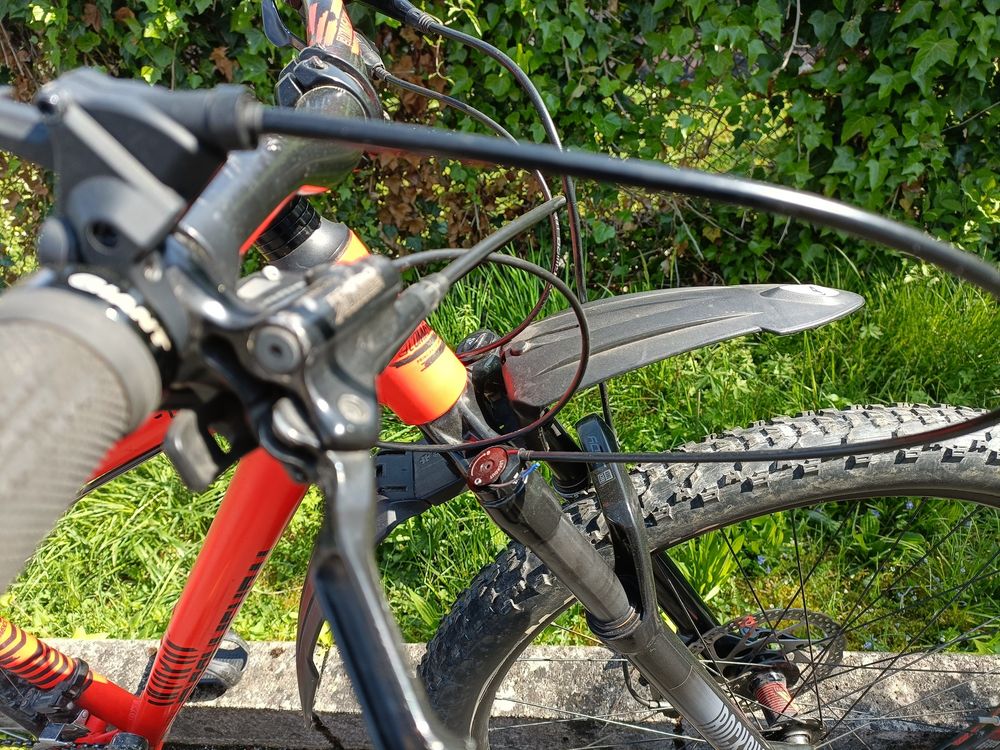 VTT tr&egrave;s bon &eacute;tat Vélos