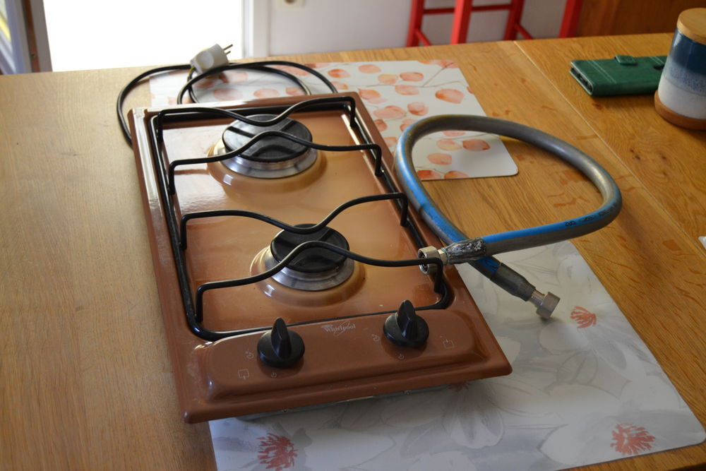 Feux gaz Whirlpool 20€ avec 
tuyau flexible garantie &agrave; vie Electroménager