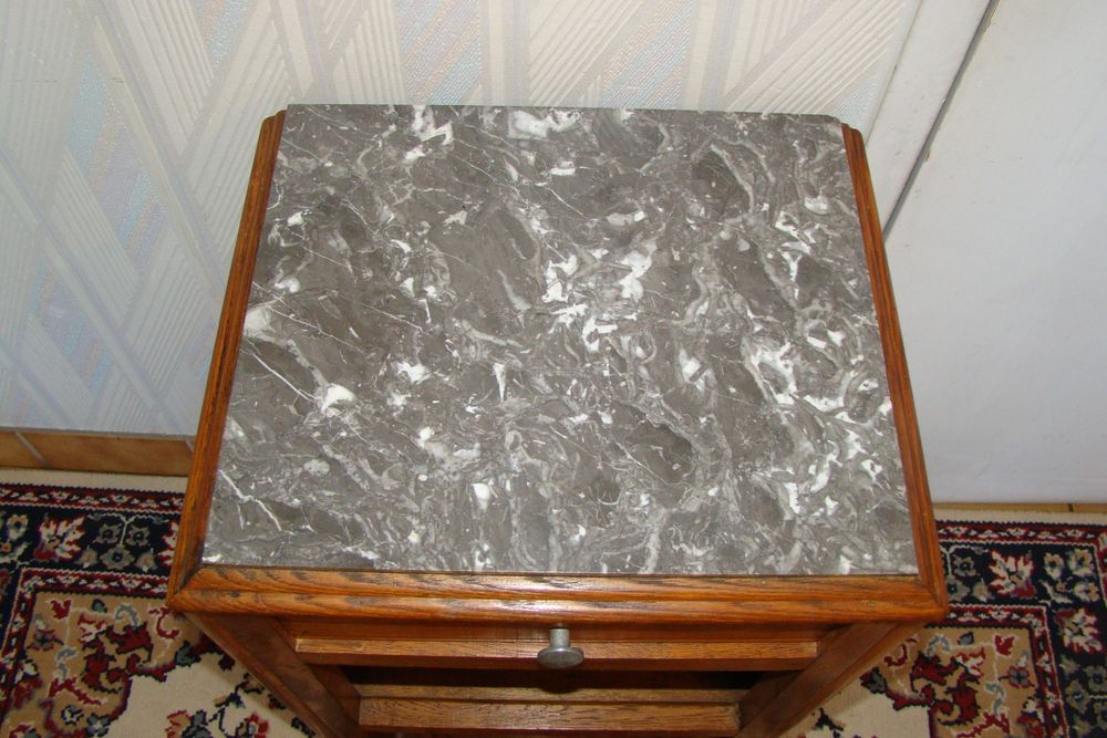 Table de chevet en ch&ecirc;ne massif - Ann&eacute;es 1930 Meubles