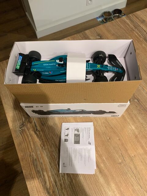 Jouet Voiture t�l�command� F1     Aston Martin 35 Saleilles (66)