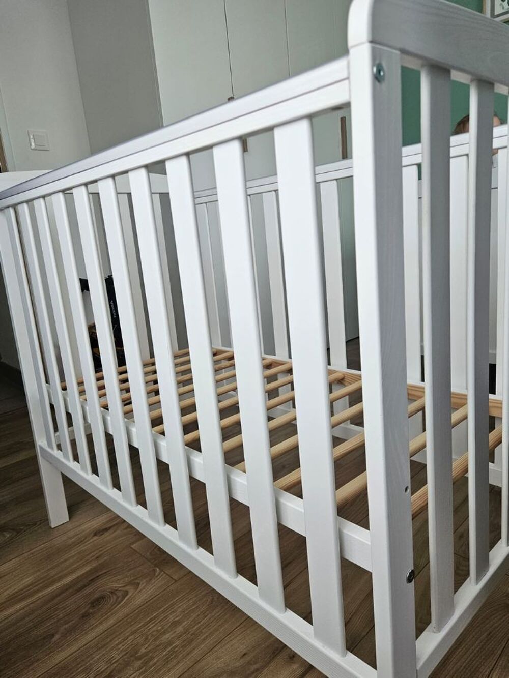 Lit b&eacute;b&eacute; blanc en bois Mobilier enfants
