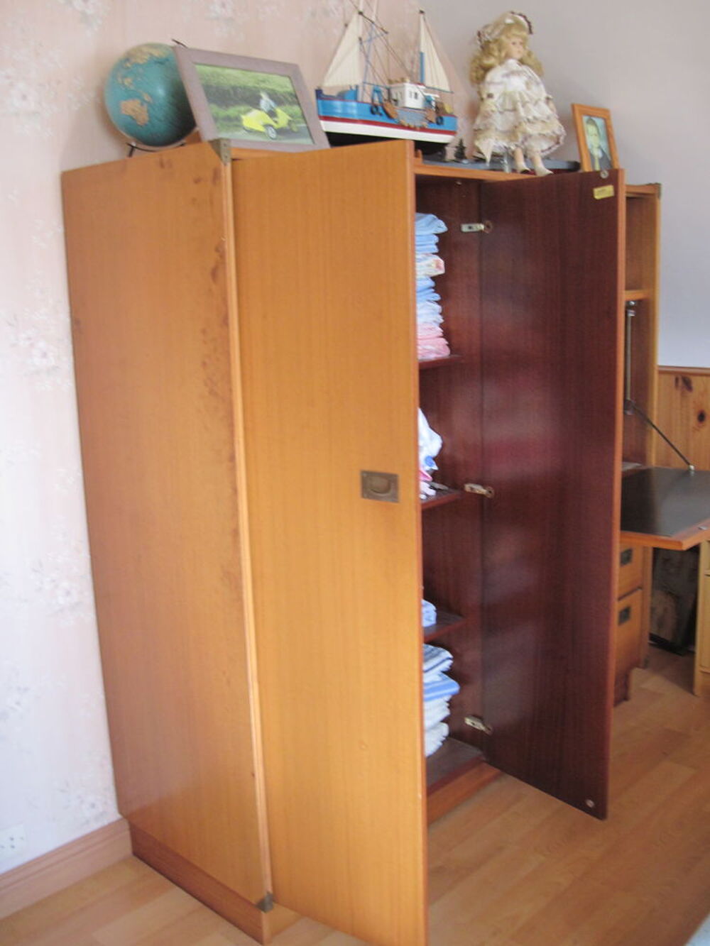 petite armoire pour chambre d'&eacute;tudiant par exemple Meubles