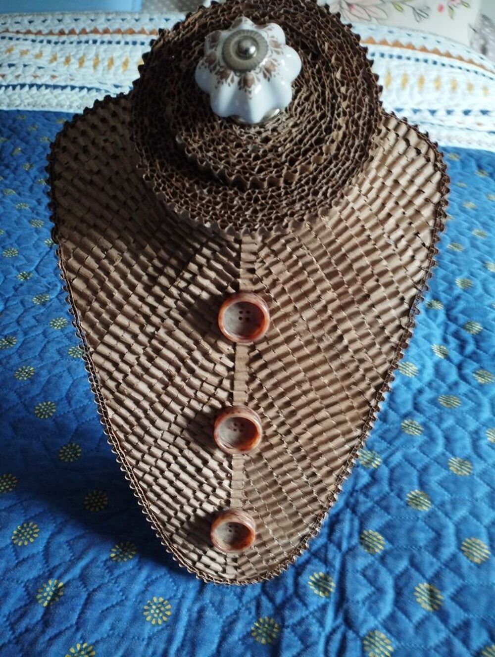 buste pour bijoux neuf jamais utilis&eacute; voir photo Puériculture