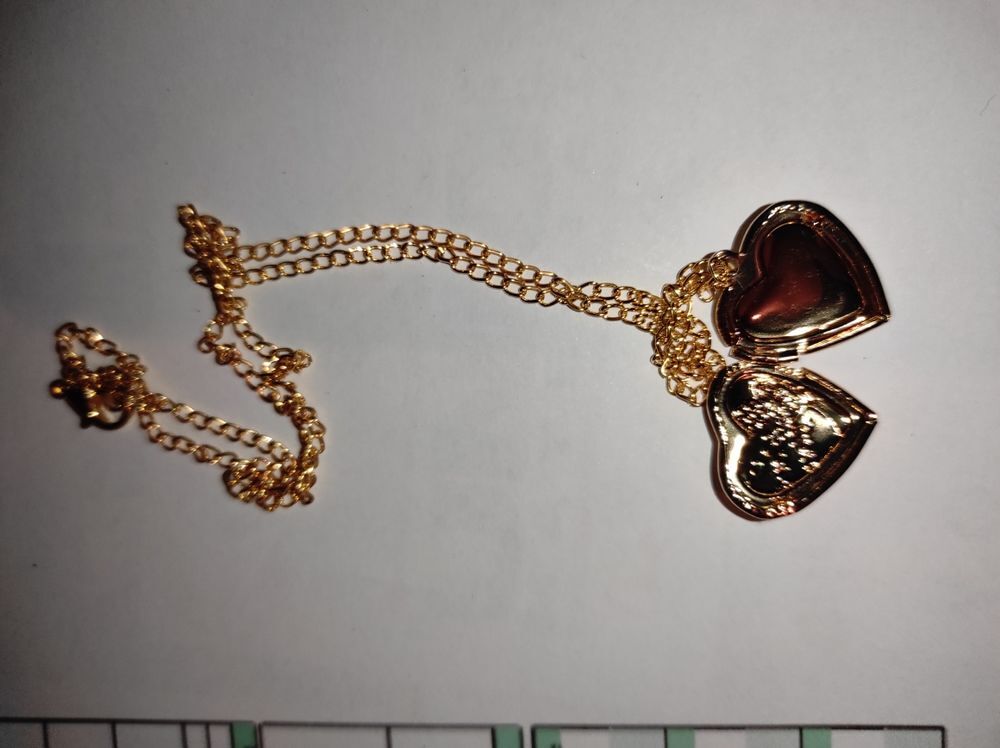 collier coeur Bijoux et montres