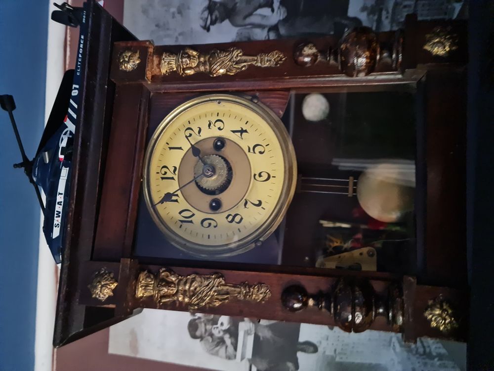 Pendule ancienne je ne sais pas si elles fonctionnent 