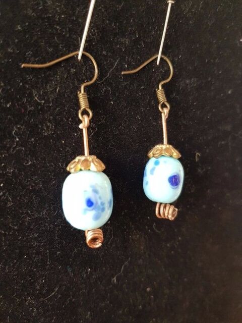 Boucles d'oreilles pendantes bleues d�coration fleurs tr�s b 2 Viriat (01)