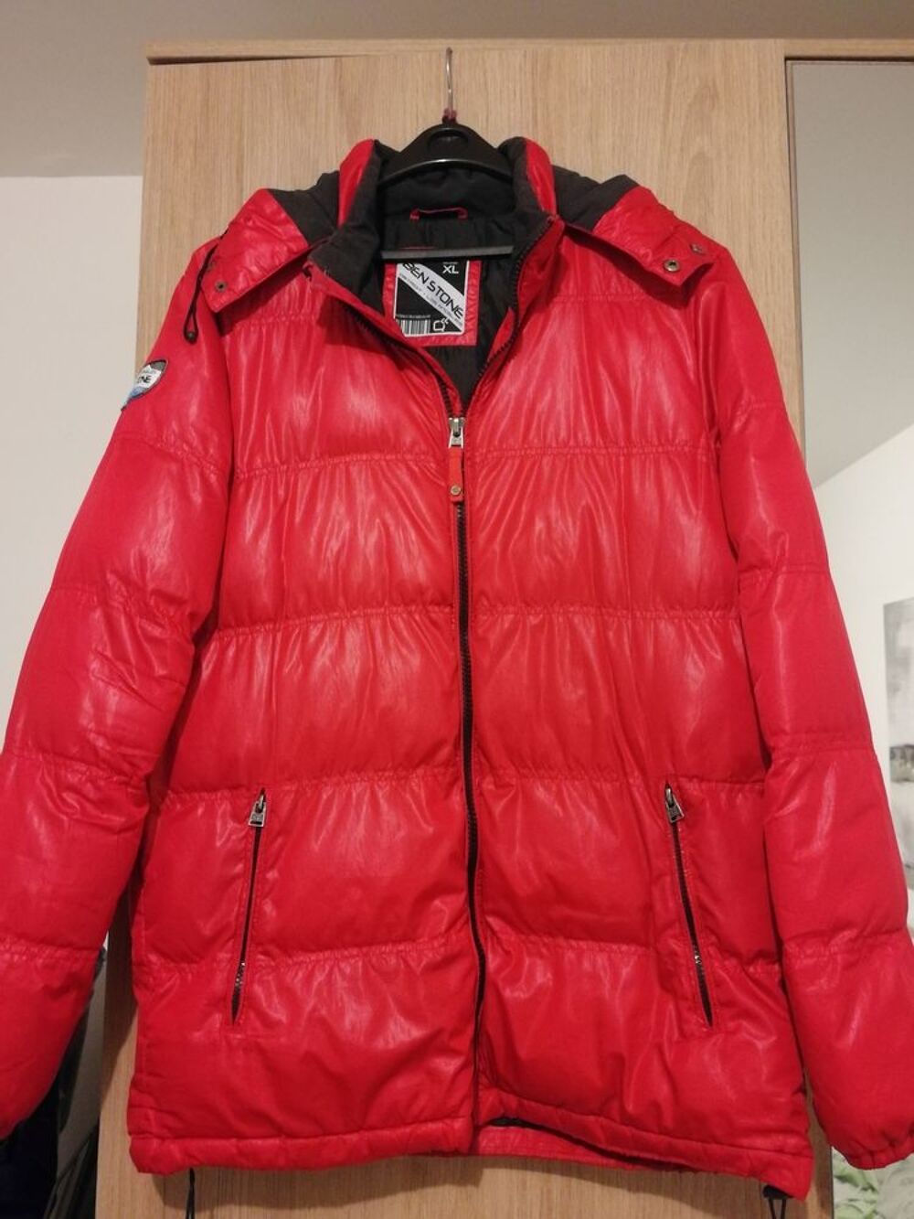 Bonjour je une doudoune homme XL merci Vêtements
