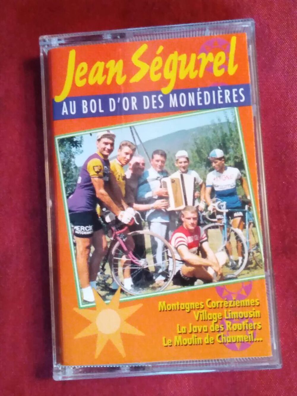 Cassette audio Jean s&eacute;gurel au bol d'or des mon&eacute;di&egrave;res CD et vinyles